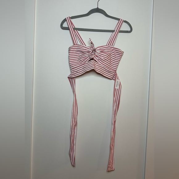 Modern Sunday Keyhole Tank - Picture 2 of 8